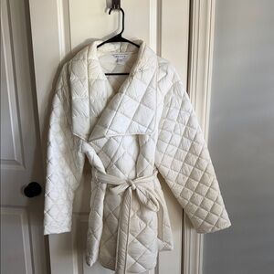 Athleta Cream Quilted Puffer Jacket